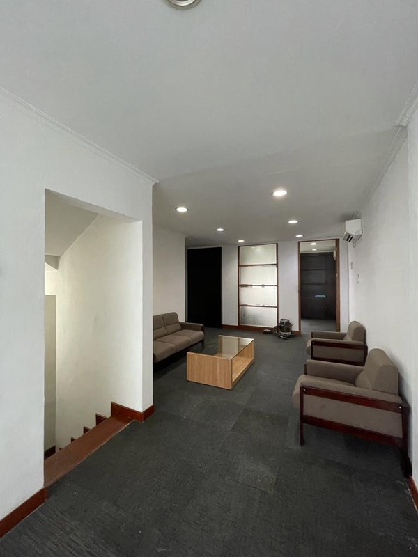 Ruko 3½ Lantai Siap Pakai Lokasi Strategis Pinggir Jalan Raya @Pondok Indah, Jakarta Selatan