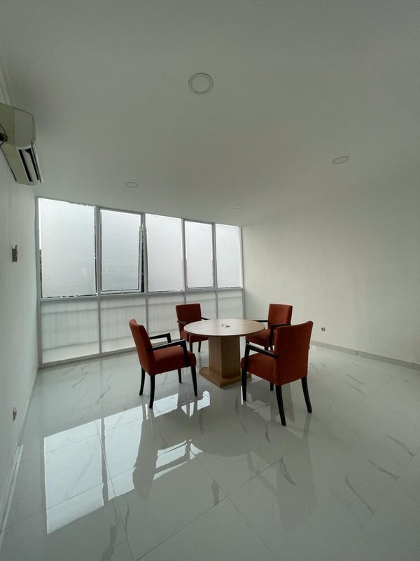 Ruko 3½ Lantai Siap Pakai Lokasi Strategis Pinggir Jalan Raya @Pondok Indah, Jakarta Selatan