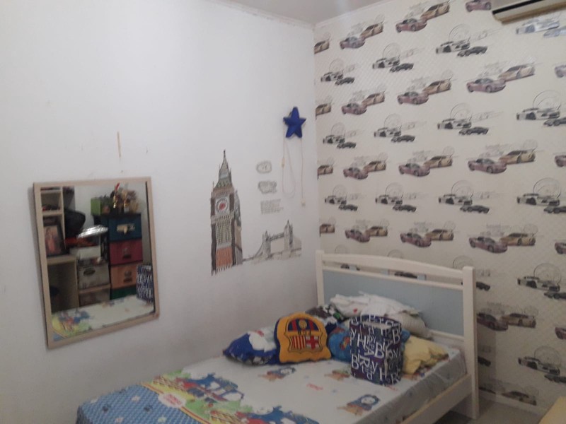 Rumah 2 Lantai, Bagus, Siap huni, lokasi strategis di Bintaro