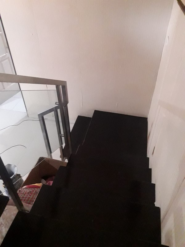 Rumah 2 Lantai, Bagus, Siap huni, lokasi strategis di Bintaro