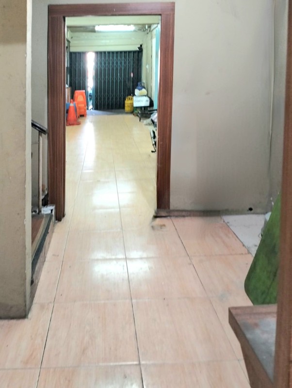 Ruko Boulevard Raya, Kelapa Gading. Di salah satu pusat makanan Kelapa Gading yang tetap terkenal dan selalu dicari pengusaha kuliner