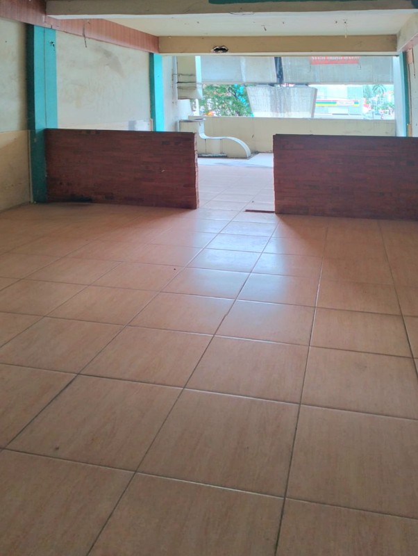 Ruko Boulevard Raya, Kelapa Gading. Di salah satu pusat makanan Kelapa Gading yang tetap terkenal dan selalu dicari pengusaha kuliner