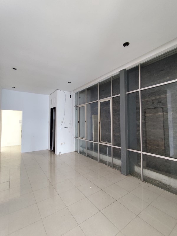 Disewakan Bangunan Komersil 2.5 Lantai di Sorosutan, Umbulharjo, Yogyakarta 