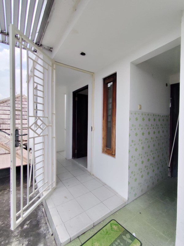 Disewakan Bangunan Komersil 2.5 Lantai di Sorosutan, Umbulharjo, Yogyakarta 