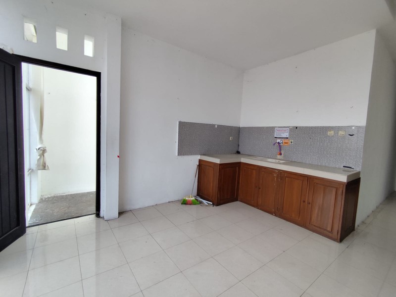 Disewakan Bangunan Komersil 2.5 Lantai di Sorosutan, Umbulharjo, Yogyakarta 