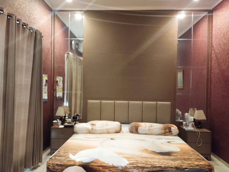 Dijual Rumah Araya 2 Galaxy Bumi Permai Surabaya Timur - Row Jalan LEBAR 3 Mobil - Siap Huni 