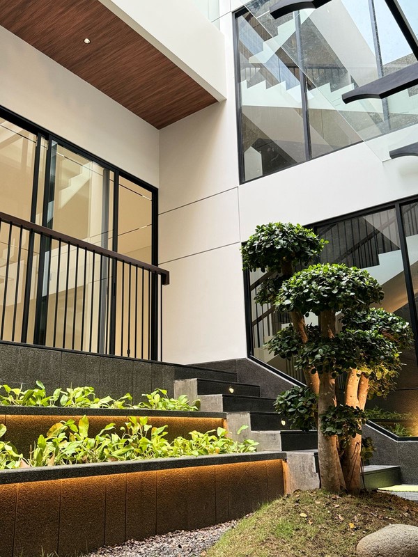 DIJUAL RUMAH MEWAH MODERN BARU GRESS BUKIT GOLF INTERNATIONAL CITRALAND SURABAYA