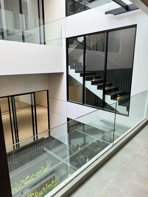 DIJUAL RUMAH MEWAH MODERN BARU GRESS BUKIT GOLF INTERNATIONAL CITRALAND SURABAYA