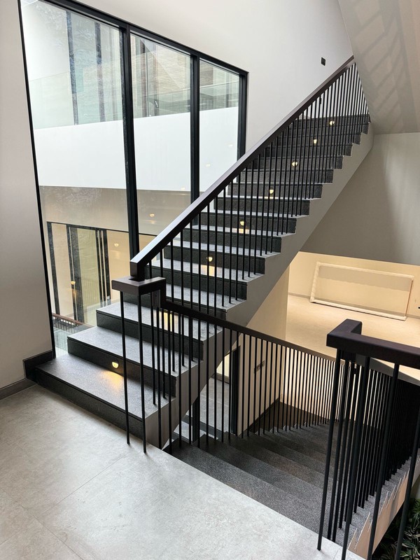 DIJUAL RUMAH MEWAH MODERN BARU GRESS BUKIT GOLF INTERNATIONAL CITRALAND SURABAYA