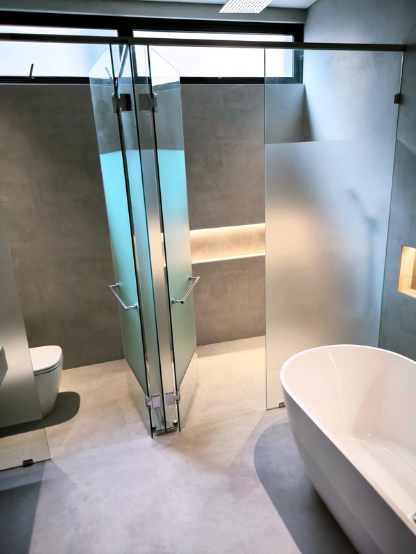 DIJUAL RUMAH MEWAH MODERN BARU GRESS BUKIT GOLF INTERNATIONAL CITRALAND SURABAYA