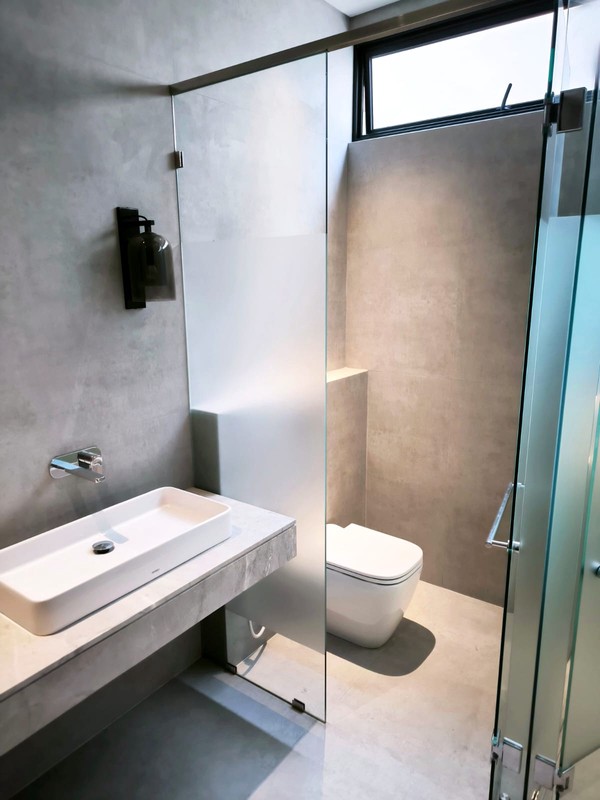 DIJUAL RUMAH MEWAH MODERN BARU GRESS BUKIT GOLF INTERNATIONAL CITRALAND SURABAYA