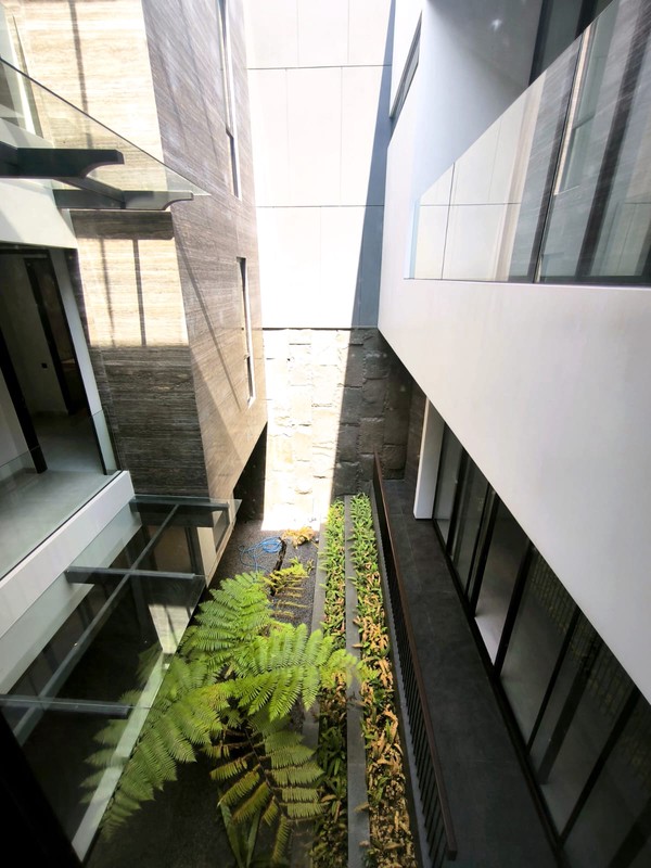 DIJUAL RUMAH MEWAH MODERN BARU GRESS BUKIT GOLF INTERNATIONAL CITRALAND SURABAYA