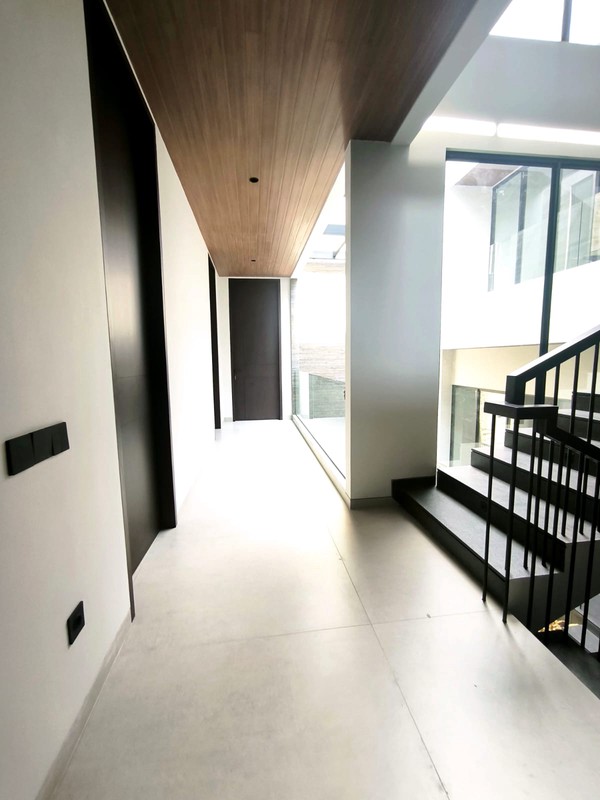 DIJUAL RUMAH MEWAH MODERN BARU GRESS BUKIT GOLF INTERNATIONAL CITRALAND SURABAYA