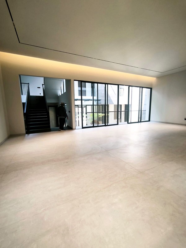 DIJUAL RUMAH MEWAH MODERN BARU GRESS BUKIT GOLF INTERNATIONAL CITRALAND SURABAYA