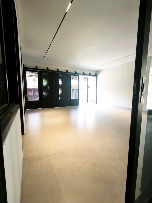 DIJUAL RUMAH MEWAH MODERN BARU GRESS BUKIT GOLF INTERNATIONAL CITRALAND SURABAYA