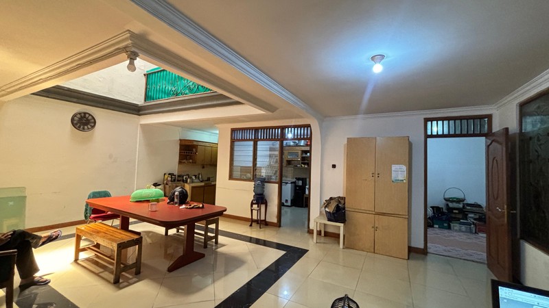 Rumah 2 Lantai Disewakan di Tebet Barat
