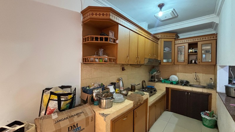 Rumah 2 Lantai Disewakan di Tebet Barat