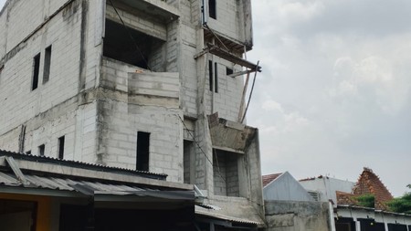 Dijual Bangunan utk kost- kos an sdh jd struktur 3 1/2 lantai.   Lokasi strategis di Pd Pucung. Shm. Dekat ke area ps modern sek 7, RSPI bintaro, area kuliner freshmart , perkantoran .