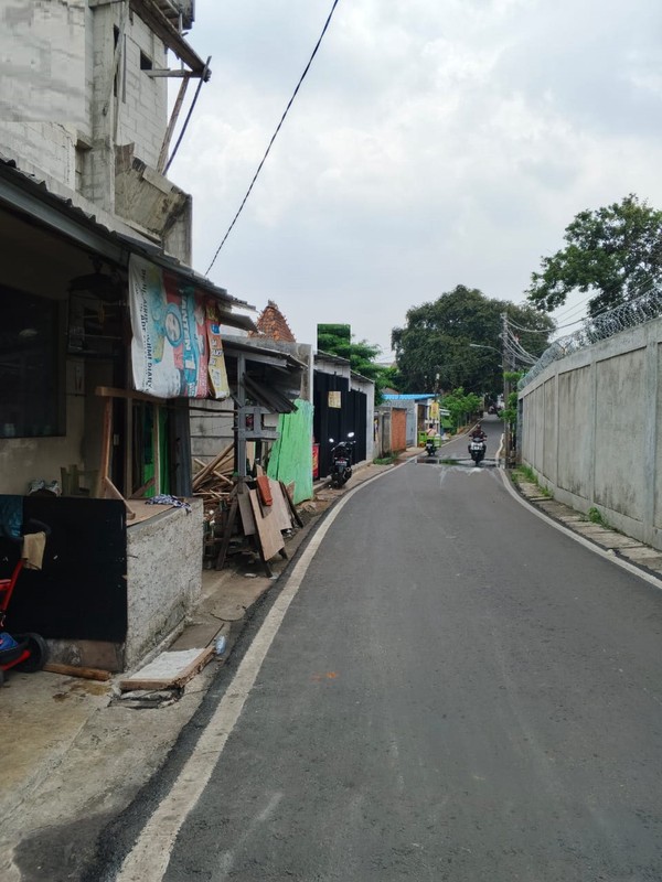 Dijual Bangunan utk kost- kos an sdh jd struktur 3 1/2 lantai.   Lokasi strategis di Pd Pucung. Shm. Dekat ke area ps modern sek 7, RSPI bintaro, area kuliner freshmart , perkantoran .