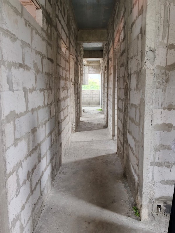 Dijual Bangunan utk kost- kos an sdh jd struktur 3 1/2 lantai.   Lokasi strategis di Pd Pucung. Shm. Dekat ke area ps modern sek 7, RSPI bintaro, area kuliner freshmart , perkantoran .