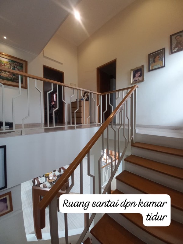 Rumah rapi  split level di Nusa Loka BSD