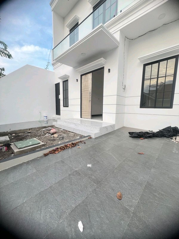 Dijual Rumah Baru 2 lantai di Surabaya Timur