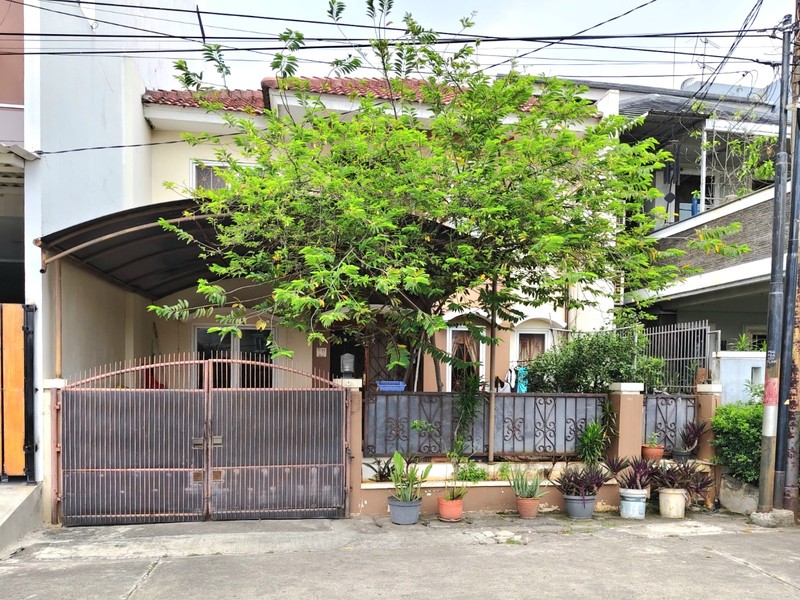 Rumah rapih terawat lebar 8 di Gading Arcadia, Kelapa Gading