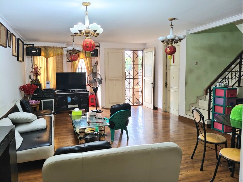 Rumah rapih terawat lebar 8 di Gading Arcadia, Kelapa Gading