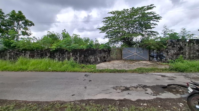 Dijual Tanah Seluas 1701 Meter Persegi Lokasi Strategis di Jl. Adi Sucipto, Depok, Sleman