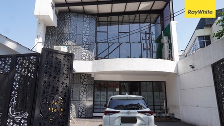 Rumah Ex Resto Disewakan Dijalan Pacar Surabaya