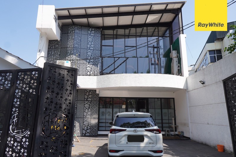 Rumah Ex Resto Disewakan Dijalan Pacar Surabaya