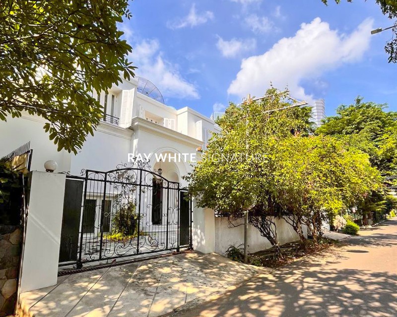 Dijual Rumah Mewah Lokasi Elite Mega Kuningan