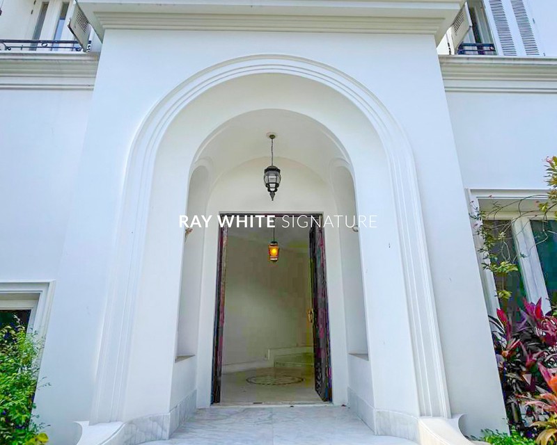 Dijual Rumah Mewah Lokasi Elite Mega Kuningan