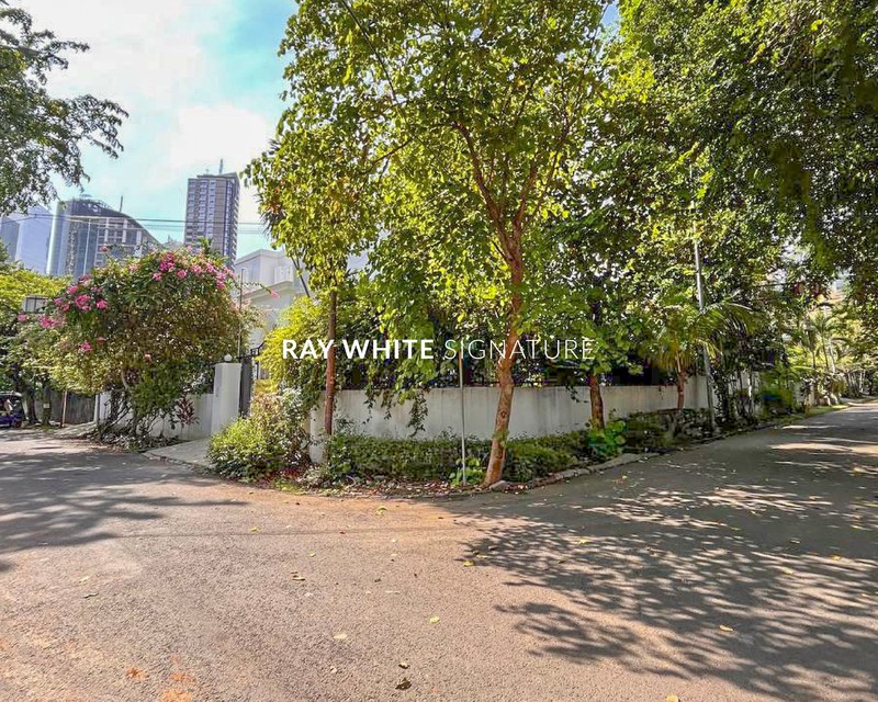 Dijual Rumah Mewah Lokasi Elite Mega Kuningan