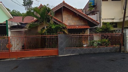 Rumah 2 Lantai Nyaman Daerah Tebet Timur Jakarta Selatan 