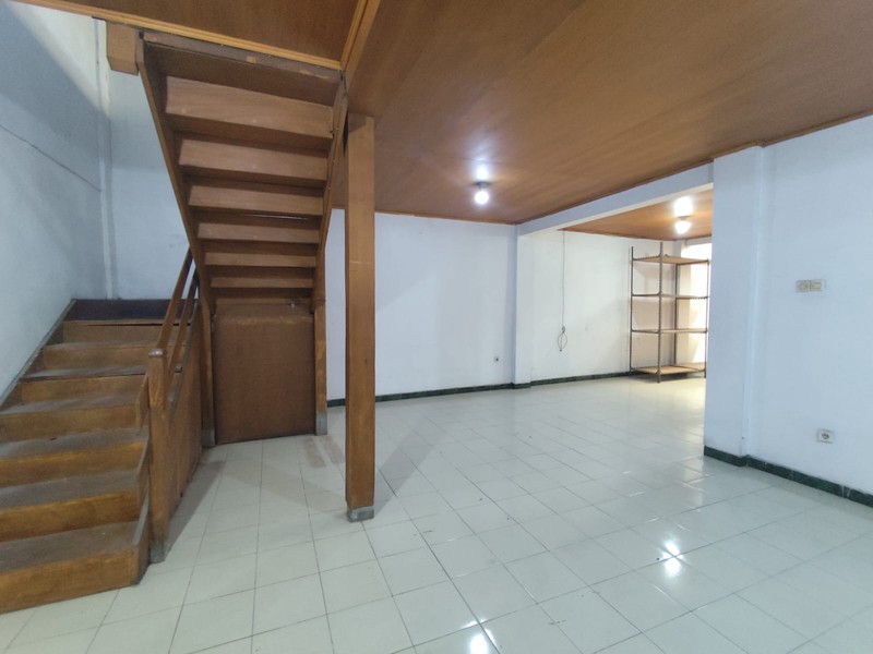 Disewakan Cepat Ruko Strategis 3 Lantai Di Jalan Bakpia Pathuk - Cuma Selangkah Dari Malioboro