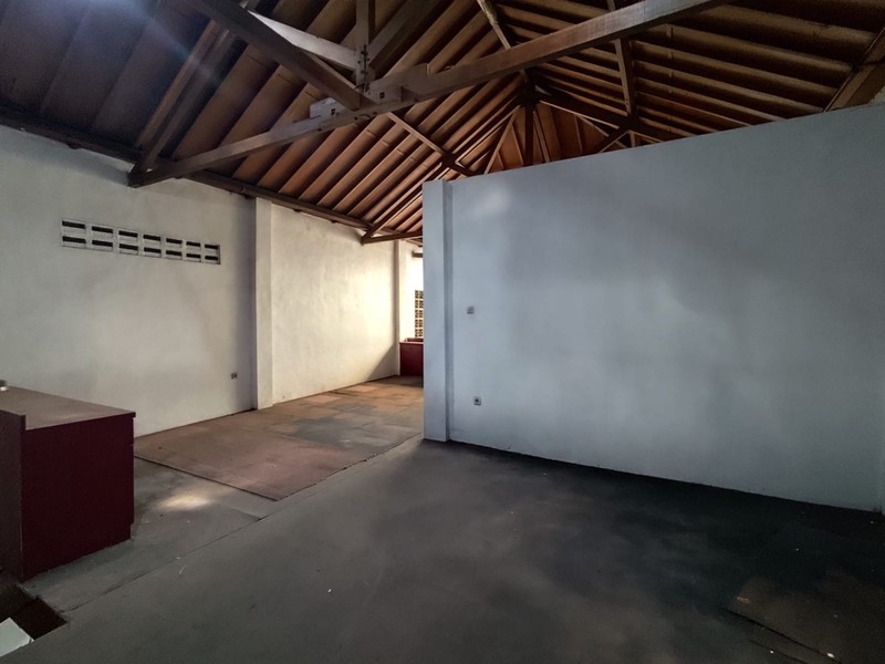 Disewakan Cepat Ruko Strategis 3 Lantai Di Jalan Bakpia Pathuk - Cuma Selangkah Dari Malioboro