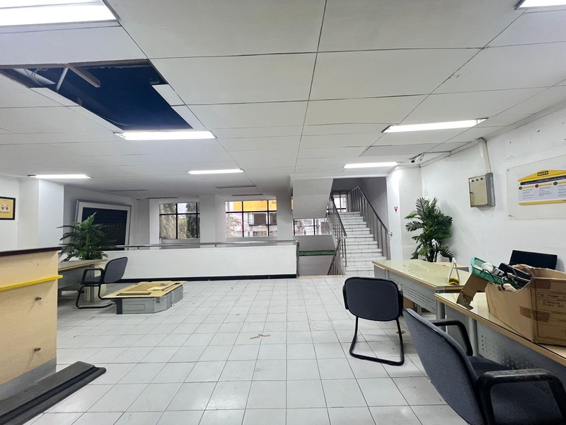 JUAL CEPAT dan MURAH Ex. Kantor Bagus  Jl. Raya Kapas Krampung Surabaya