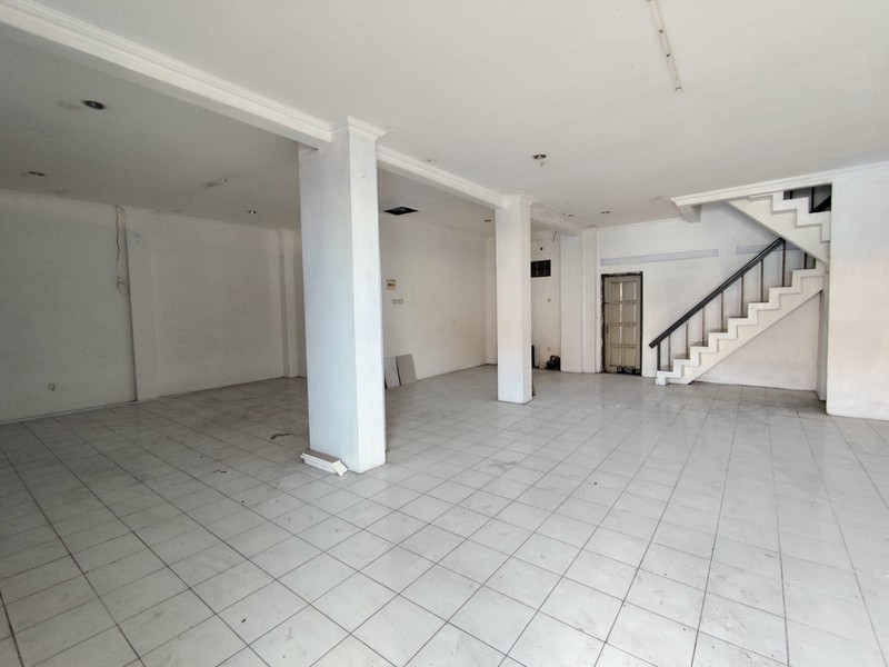Dijual Ruko Premium, Fasad 10 Meter Di Jalan Gajahmada (Kota Yogya) - Selangkah Dari Malioboro