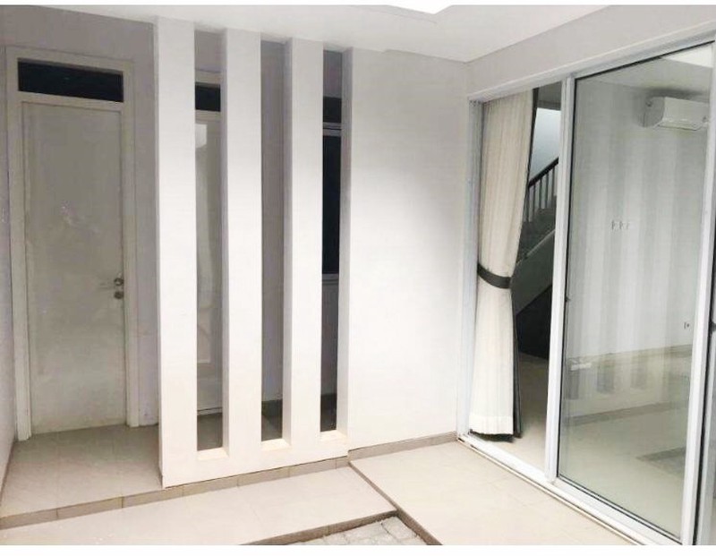 Rumah 2 lantai,dalam cluster di Bintaro Jaya 9
