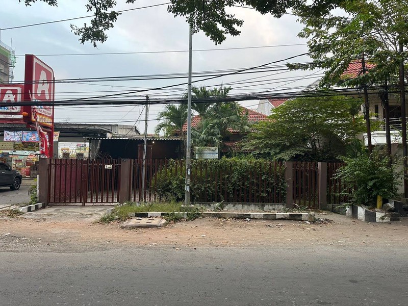 Dijual Rumah NOL Jalan Raya   Tenggilis Mejoyo, Surabaya   Area komersial; cocok untuk segala usaha  