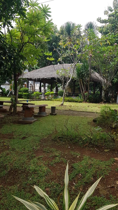 Rumah Luas 2 Lantai Dalam Komplek Asri dan Strategis di Cirendeu