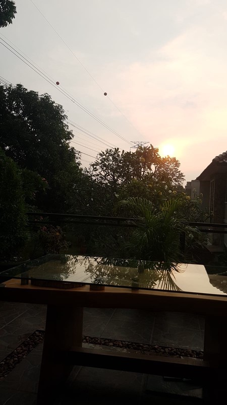 Rumah Luas 2 Lantai Dalam Komplek Asri dan Strategis di Cirendeu