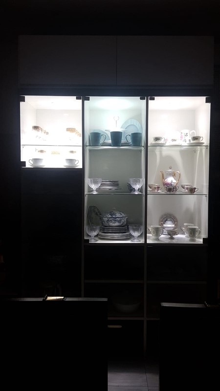 Rumah Luas 2 Lantai Dalam Komplek Asri dan Strategis di Cirendeu