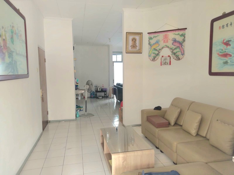 Rumah desain orisinil Summarecon di Janur Elok, Kelapa Gading. Rapih. Siap huni. 11x20m2