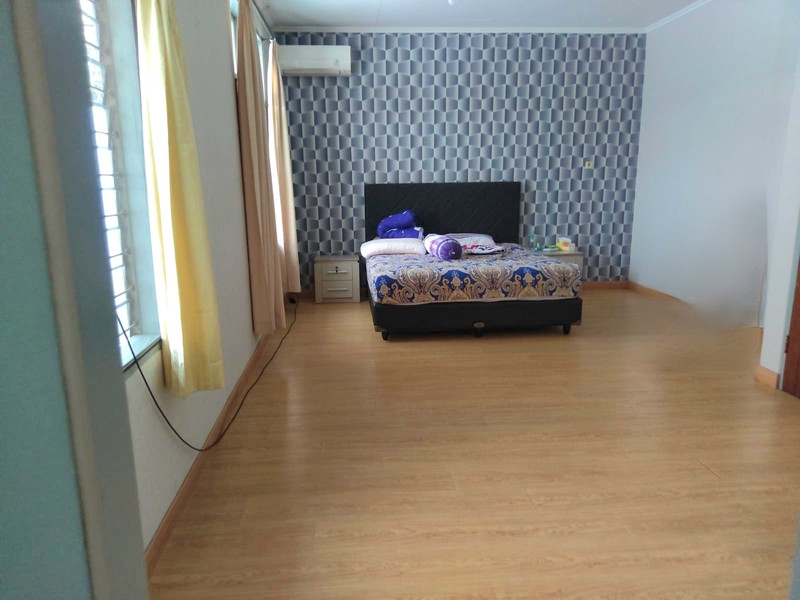 Rumah desain orisinil Summarecon di Janur Elok, Kelapa Gading. Rapih. Siap huni. 11x20m2