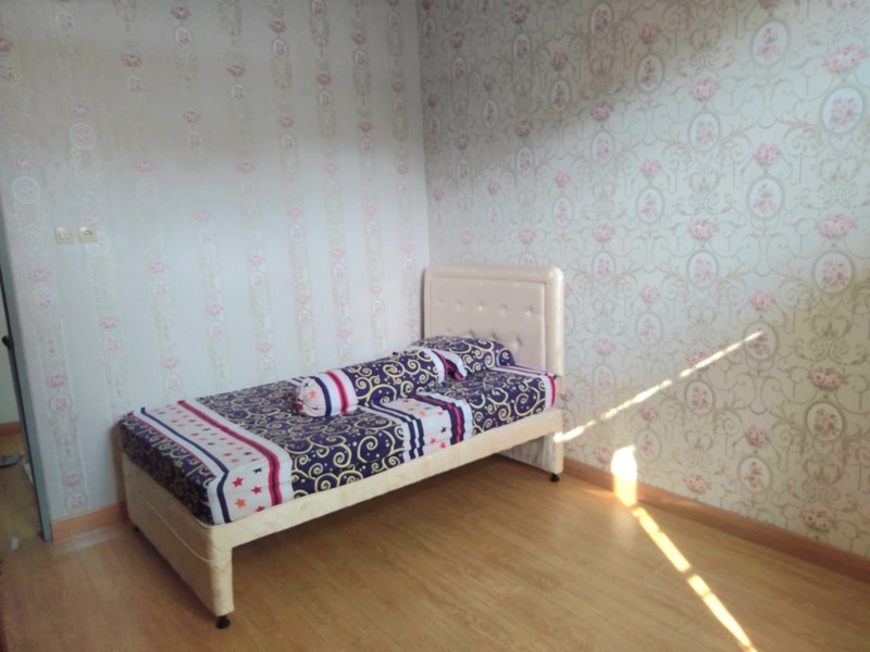 Rumah desain orisinil Summarecon di Janur Elok, Kelapa Gading. Rapih. Siap huni. 11x20m2