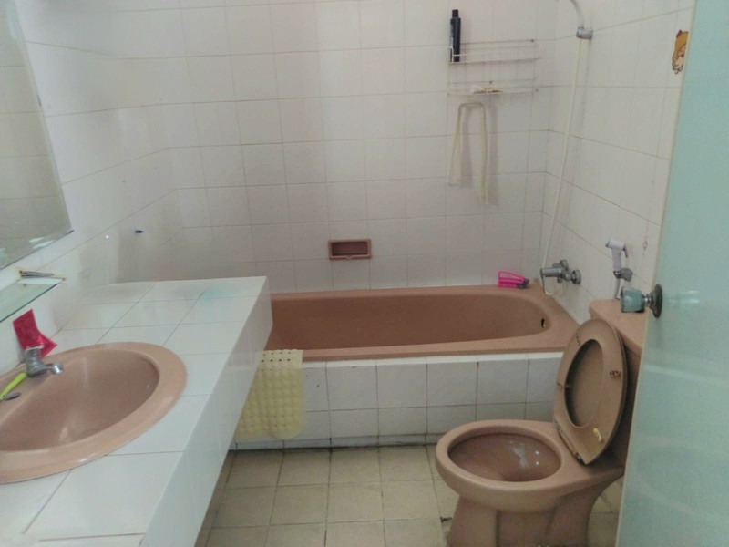 Rumah desain orisinil Summarecon di Janur Elok, Kelapa Gading. Rapih. Siap huni. 11x20m2