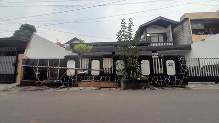 Rumah 2,5 Lantai di Menteng Dalam Tebet
