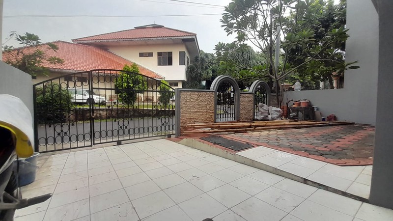Rumah 2 Lantai Disewakan di Buaran Regency Duren Sawit